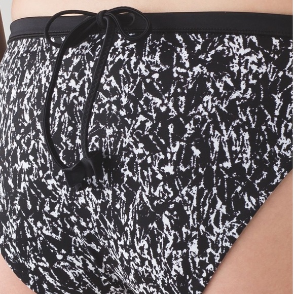 Lululemon Reversible Suns Out Bikini - Picture 3 of 8